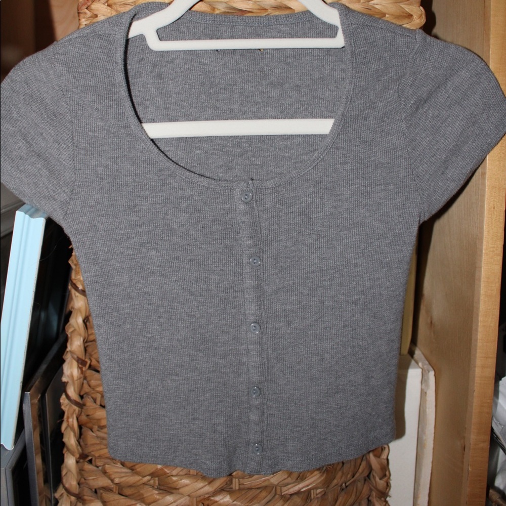Button t shirt crop top